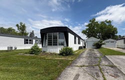 9 Meadowlark Lane, Beecher, IL 60401