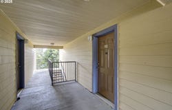 275 SE 162ND AVE, Portland, OR 97233