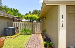 700 Bay Dr, Niceville, FL 32578