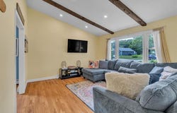 8 Tonkawa Avenue, Westerly, RI 02891