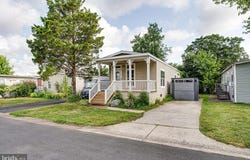 4252 AIRLINE PARKWAY, CHANTILLY, VA 20151