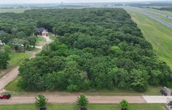 100 Oakridge Cir, Mabank, TX 75147