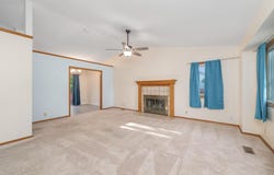 815 N Meadow Rd, Valley Center, KS 67147
