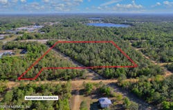 NEW YORK Street, Interlachen, FL 32148