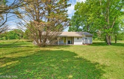 1729 Roslin Rd, Jamestown, TN 38556
