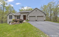 903 10 Mile Road NW, Sparta, MI 49345