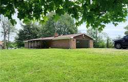 207 Munntown Rd., Nottingham, PA 15330