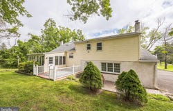 886 SACKETTSFORD ROAD, IVYLAND, PA 18974