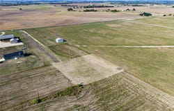 3017 Dolphin Dr, Coupland, TX 78615
