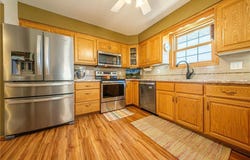 1179 Oakwood Court NW, Hutchinson, MN 55350