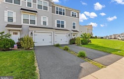 402 SMOKERING DRIVE, ROBESONIA, PA 19551