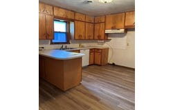 420 S Walnut St, Iola, KS 66749