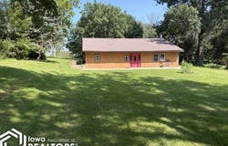 32004 295th, Farmington, IA 52626-0000