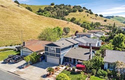 77 Barnes Ln, Fremont, CA 94536