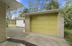 2248 W 57th Place, Merrillville, IN 46410