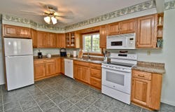 74 Center Avenue, Mount Pocono, PA 18344