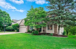 1280 Apple Creek Drive SE, Kentwood, MI 49546