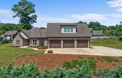 59 Branch View Ct, Florence, AL 35634