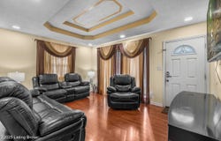7800 Mackie Ln, Louisville, KY 40214