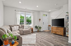 821 N 19TH Ave, Cornelius, OR 97113