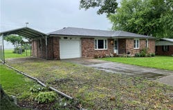 111 W Haynes Street, Eldon, MO 65026