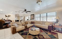 189 NE Caprona Avenue, Port Saint Lucie, FL 34983