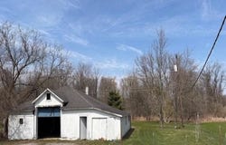 8542 Morris, Wales, MI 48027