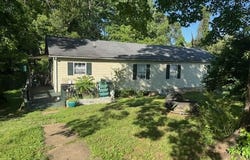 108 E Hunter Circle, Oak Ridge, TN 37830