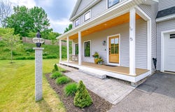5 Goldfinch Drive, Falmouth, ME 04105