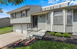 7004 N CHAS Drive, Pleasant Valley, MO 64068