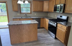 6140 N LINCOLN Avenue, Davenport, IA 52806