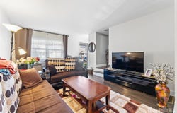 21 Roosevelt Court, Metuchen, NJ 08840