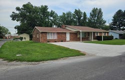 727 JOHNSON Street, Carlinville, IL 62626