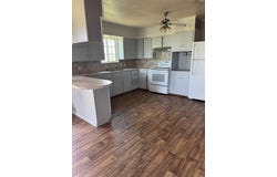 2800 Jerry Mashek Drive, West, TX 76691