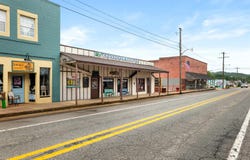107 E Main Street, Hardy, AR 72542
