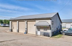 33182 Charleston Road, Leon, WV 25123