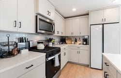 1030 E GINGER ROOT CT, Newberg, OR 97132