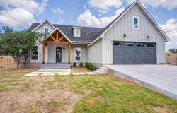 106 W Briar Dr, Granite Shoals, TX 78654