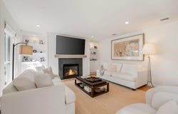 17 The Drawbridge, Woodbury, NY 11797