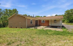 1910 26th Street NE, Hickory, NC 28601