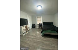 2013 DELMAR DRIVE, FOLCROFT, PA 19032