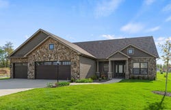 2008 Bogey Court, Auburn, IN 46706-8800