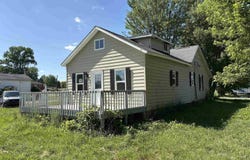 1158 E Summit Street, Wawaka, IN 46794