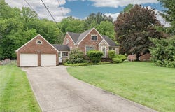 196 E Ridgewood Drive, Seven Hills, OH 44131