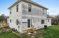 333 3rd St W, Ross, ND 58776