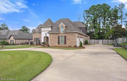 213 Ironwood Plantation Boulevard, Madison, MS 39110