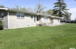 24 PARKWAY Drive, Sherman, IL 62684