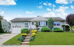 24 N Parkview Terrace, Hazlet, NJ 07730
