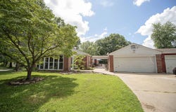825 E University Street, Springfield, MO 65807