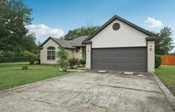 14 Country LN, Maxwell, TX 78656